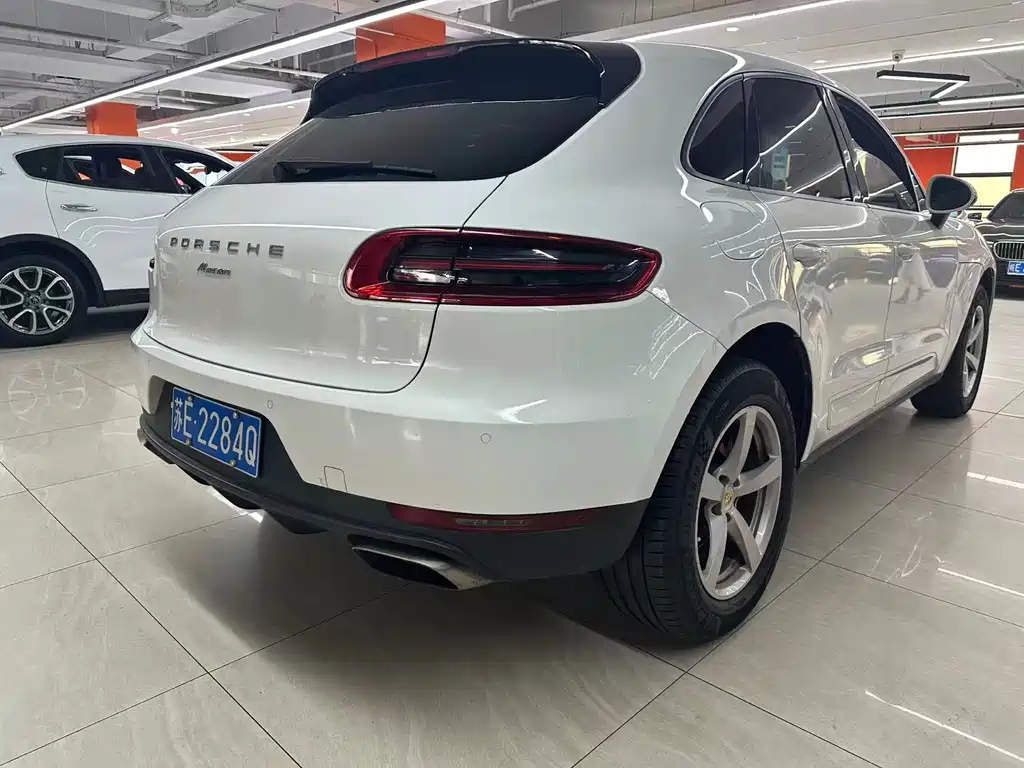 Porsche Macan — миниатюра 8
