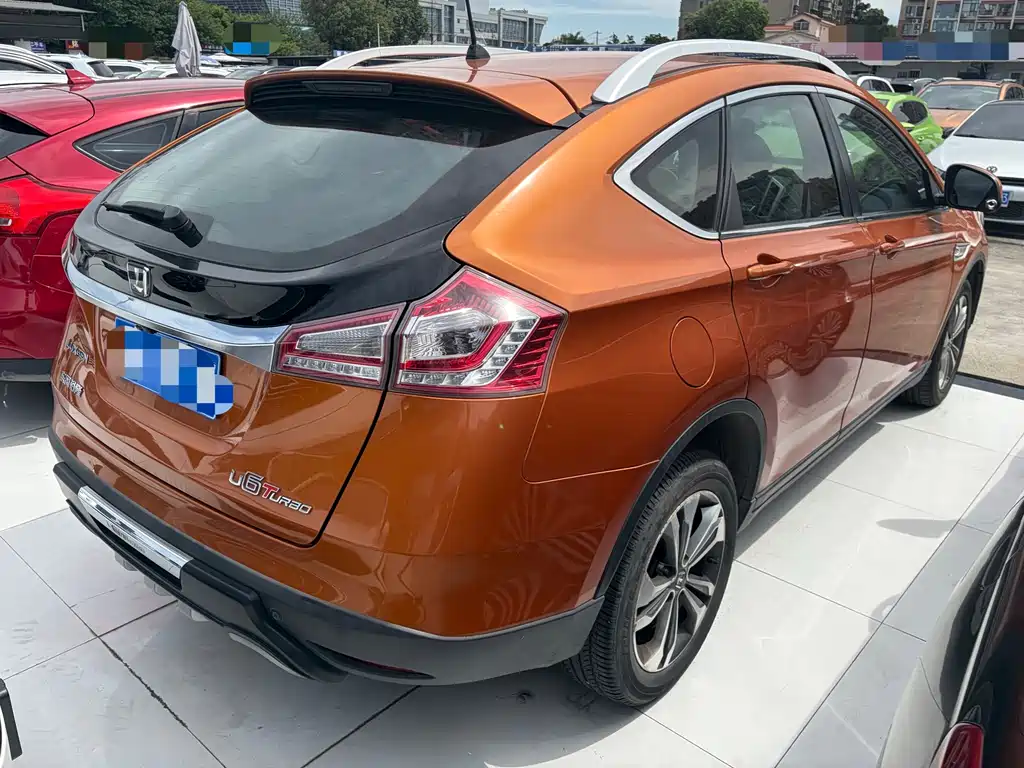 Luxgen U6 — миниатюра 5
