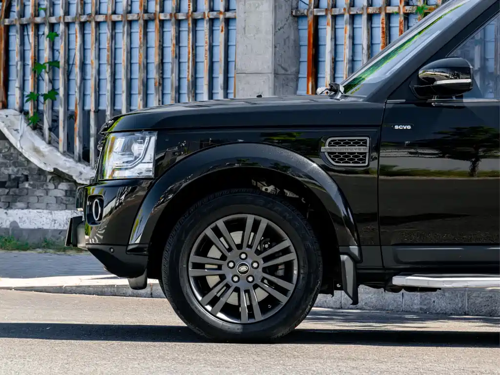 Land Rover Discovery — миниатюра 6