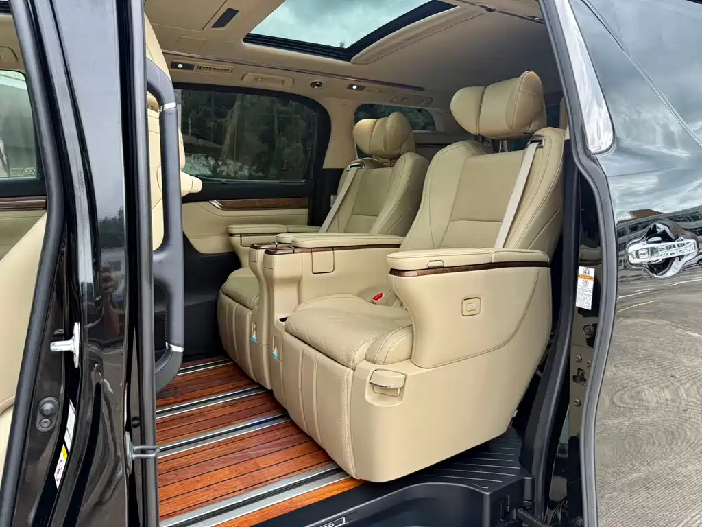 Toyota Alphard 2018 3.5L Luxury