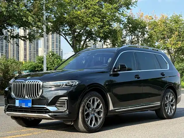 BMW  X7 2021
