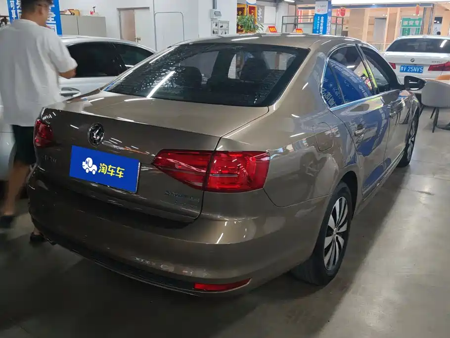 Volkswagen Sagitar — миниатюра 3