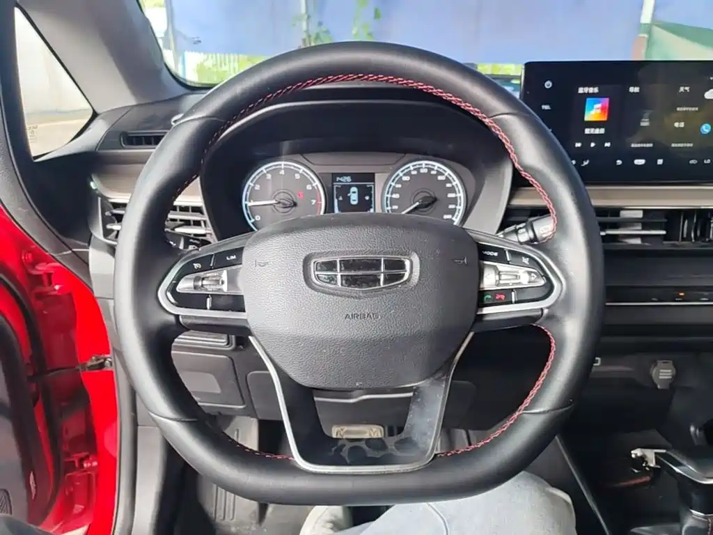 Geely Vision X3 — миниатюра 11