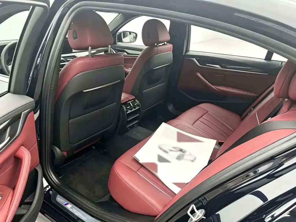 BMW 5 Series — миниатюра 4