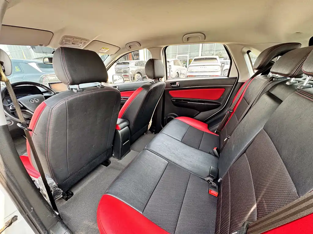 BAIC New Energy EX — миниатюра 6