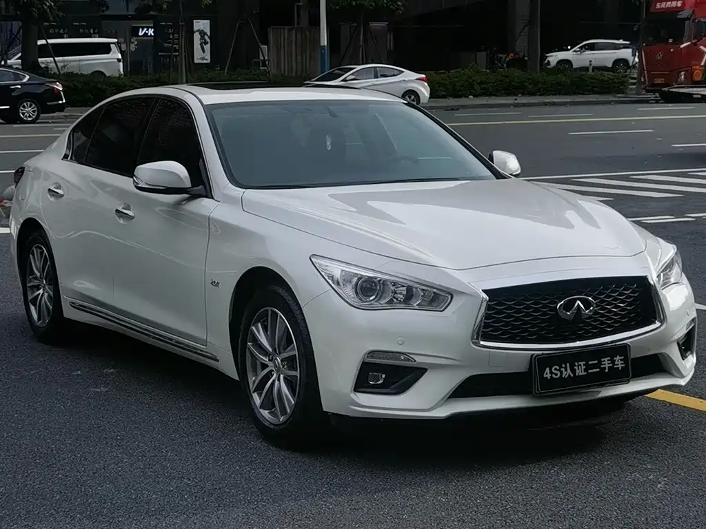 INFINITI  Q50L