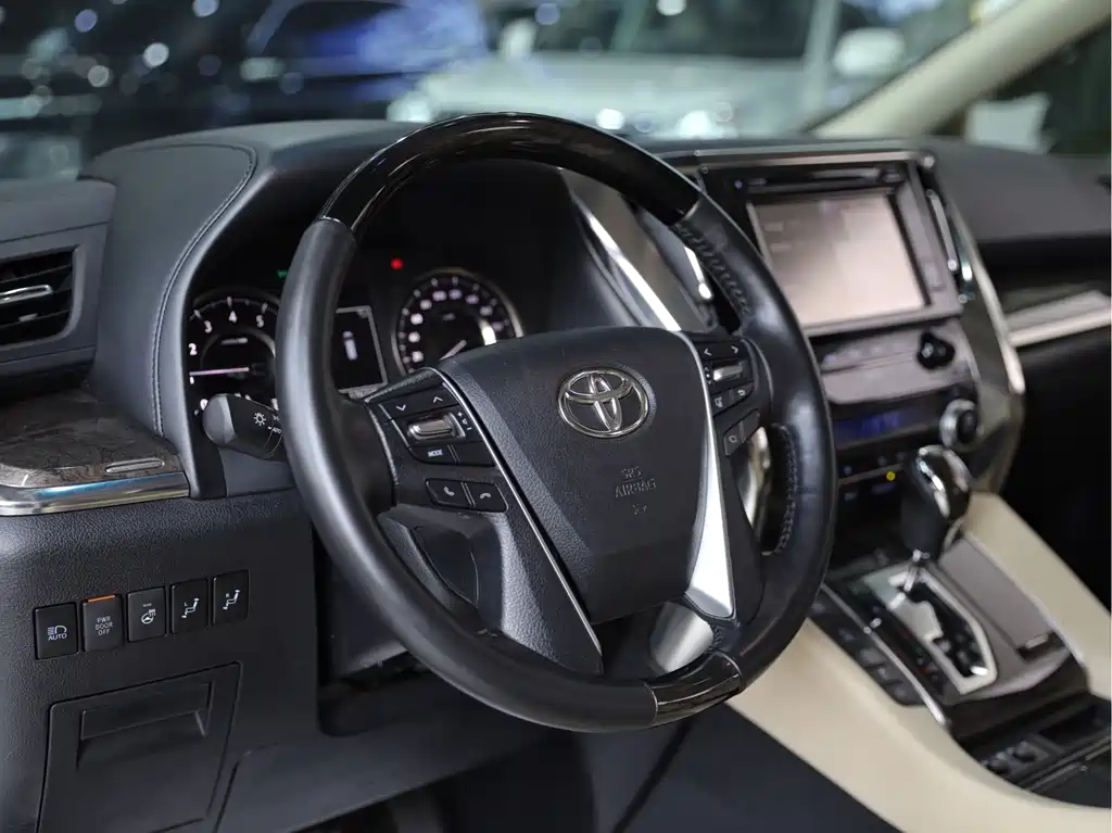 Toyota Alphard 2018 3.5L Luxury