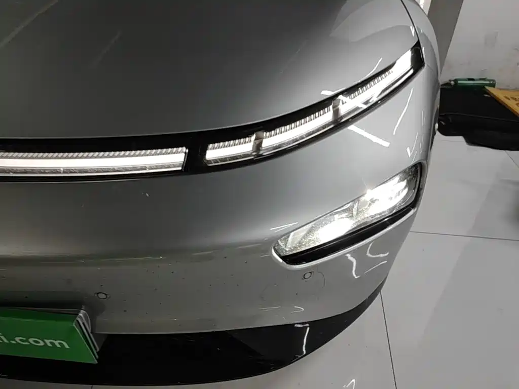 XPeng P7 — миниатюра 24