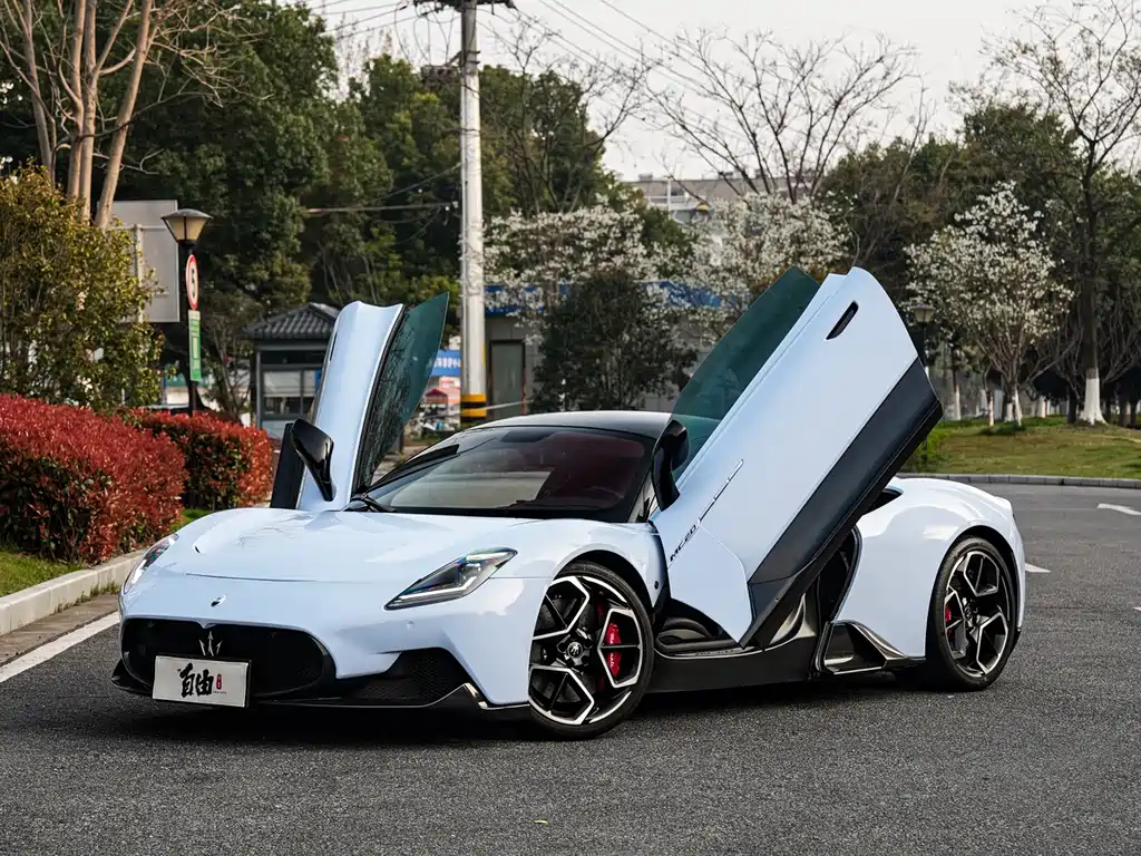 Купить Maserati MC20