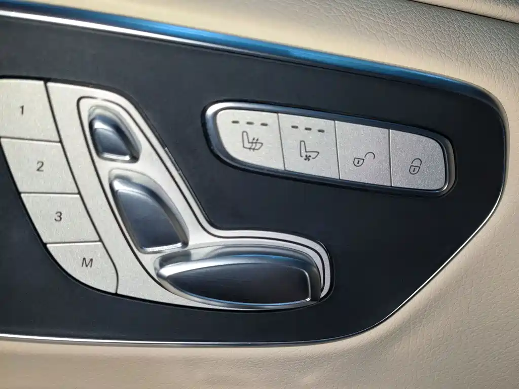 Mercedes-Benz V-Class — миниатюра 11