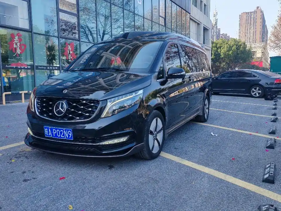 Mercedes-Benz V-Class 2024