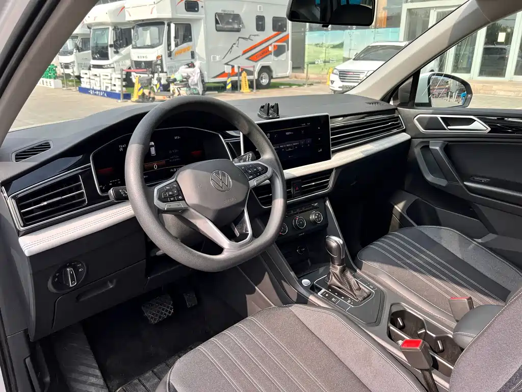 Volkswagen Tiguan L — миниатюра 5