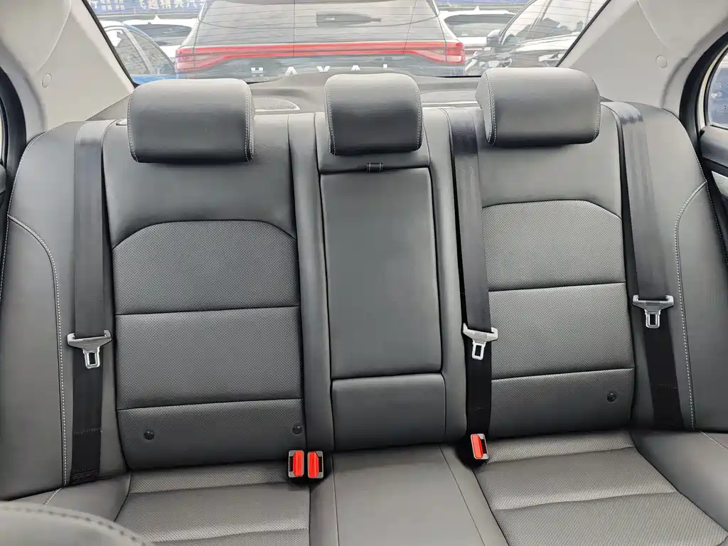 Geely Emgrand — миниатюра 11