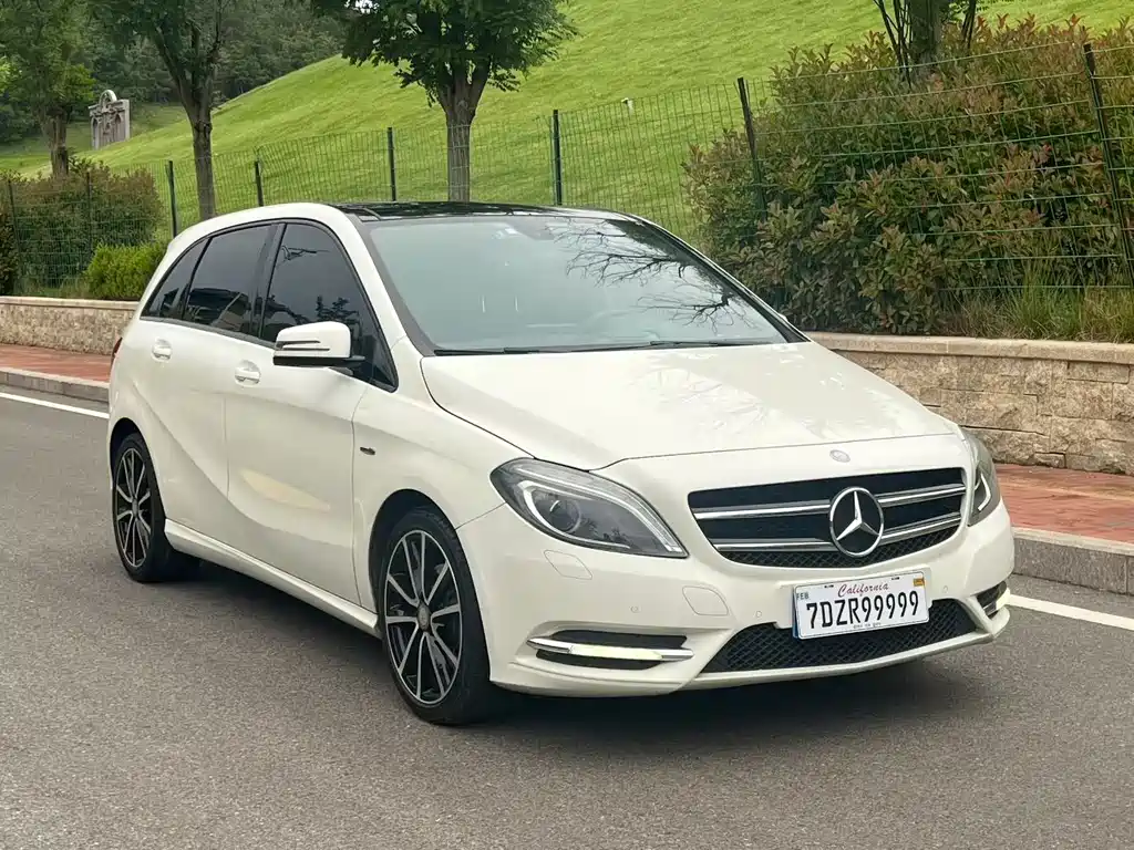 Mercedes-Benz B-Class — миниатюра 2
