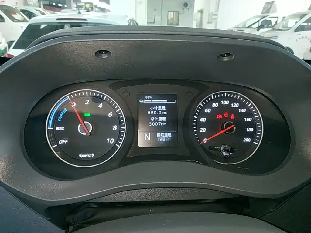 Wuling Yangguang — миниатюра 12