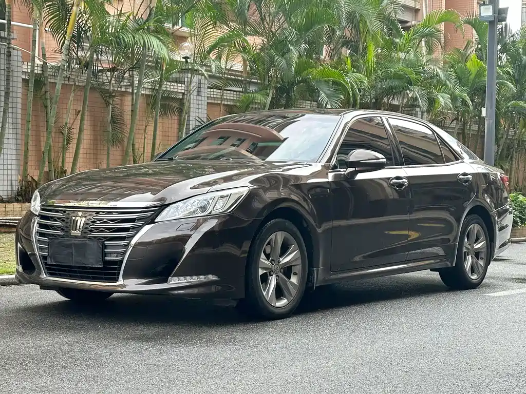 Toyota Crown 2017