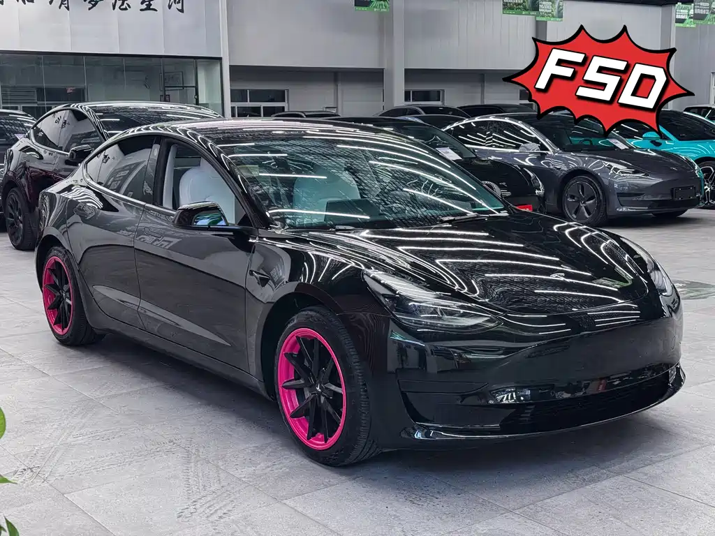 Tesla Model 3 — миниатюра 3