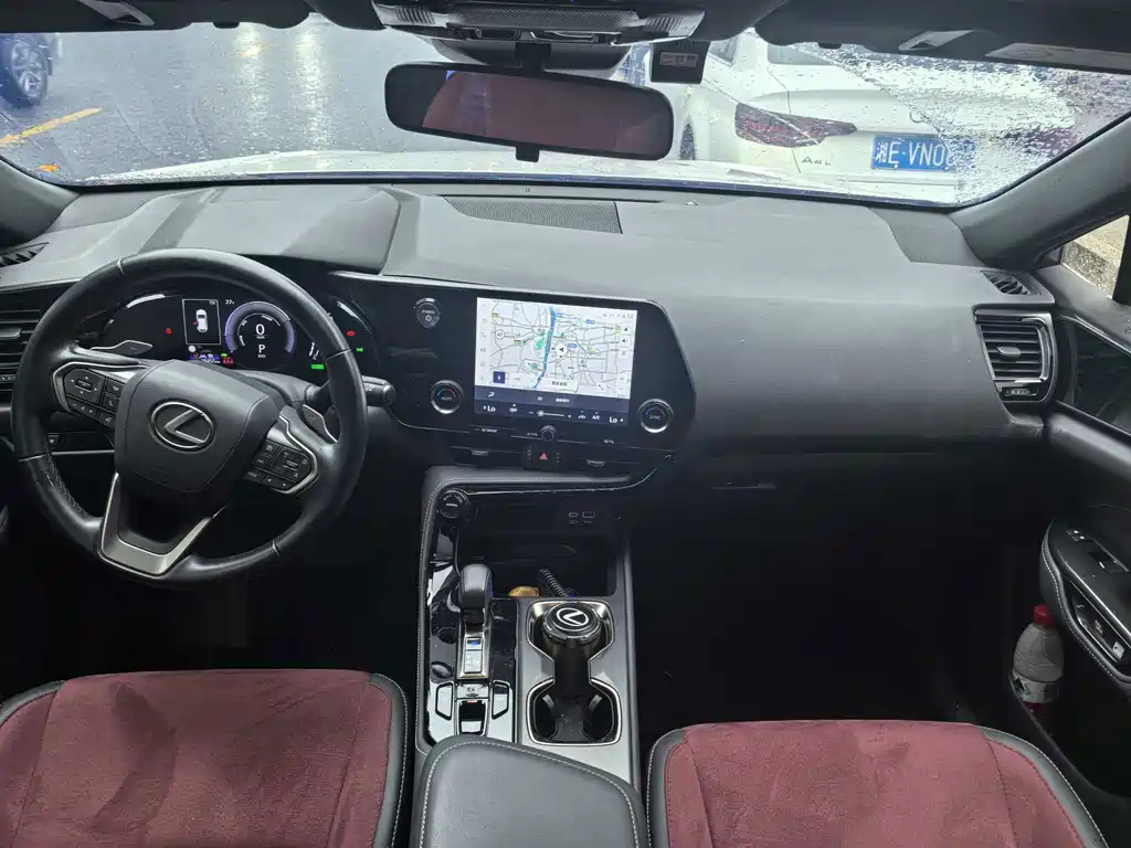 Lexus NX — миниатюра 6
