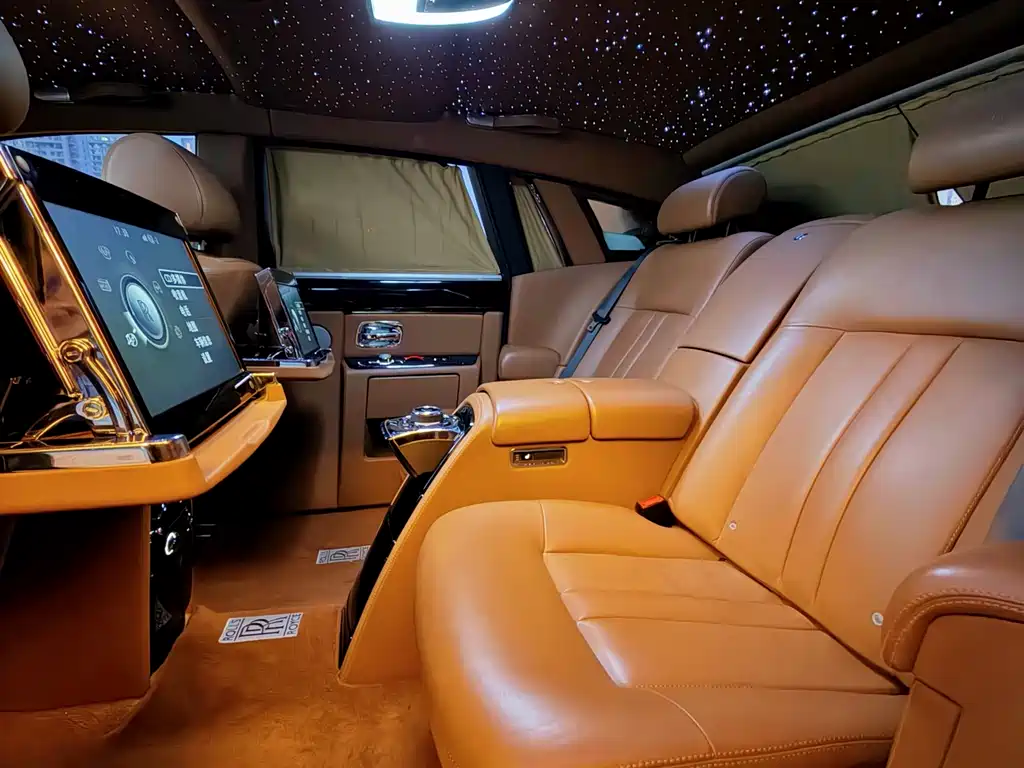 ROLLS-ROYCE PHANTOM