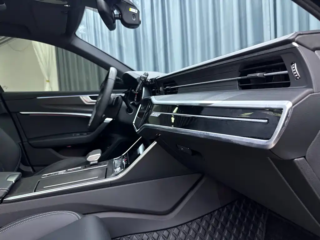 Audi A6L — миниатюра 25