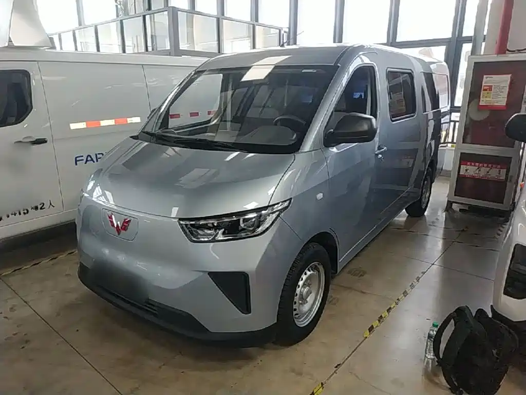 Wuling Yangguang — миниатюра 2