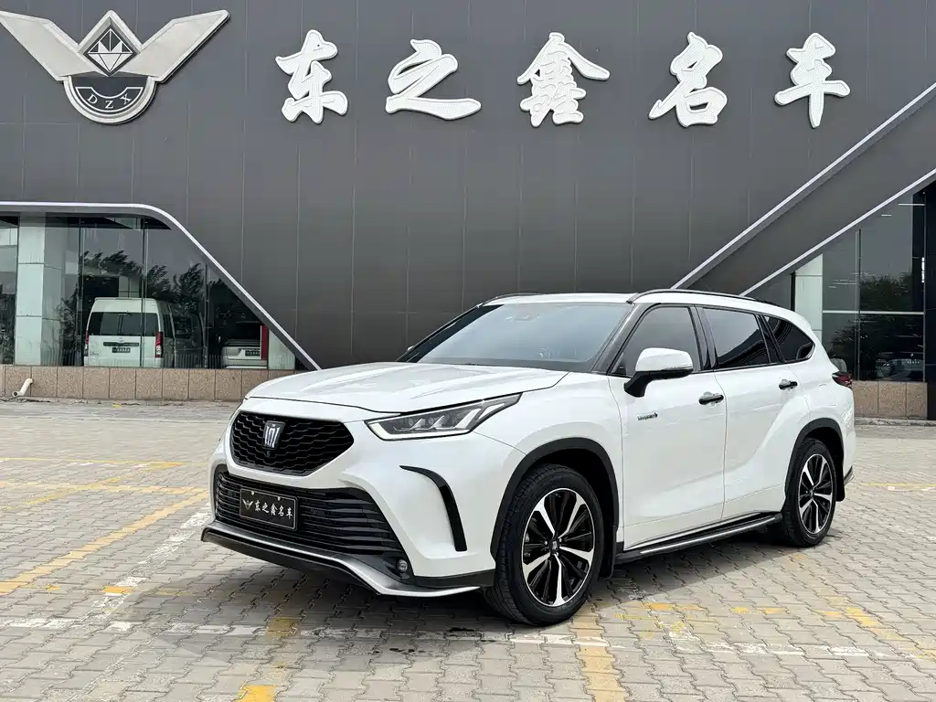 Toyota Crown Kluger 2023