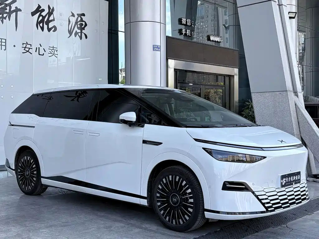 XPeng X9 — миниатюра 3