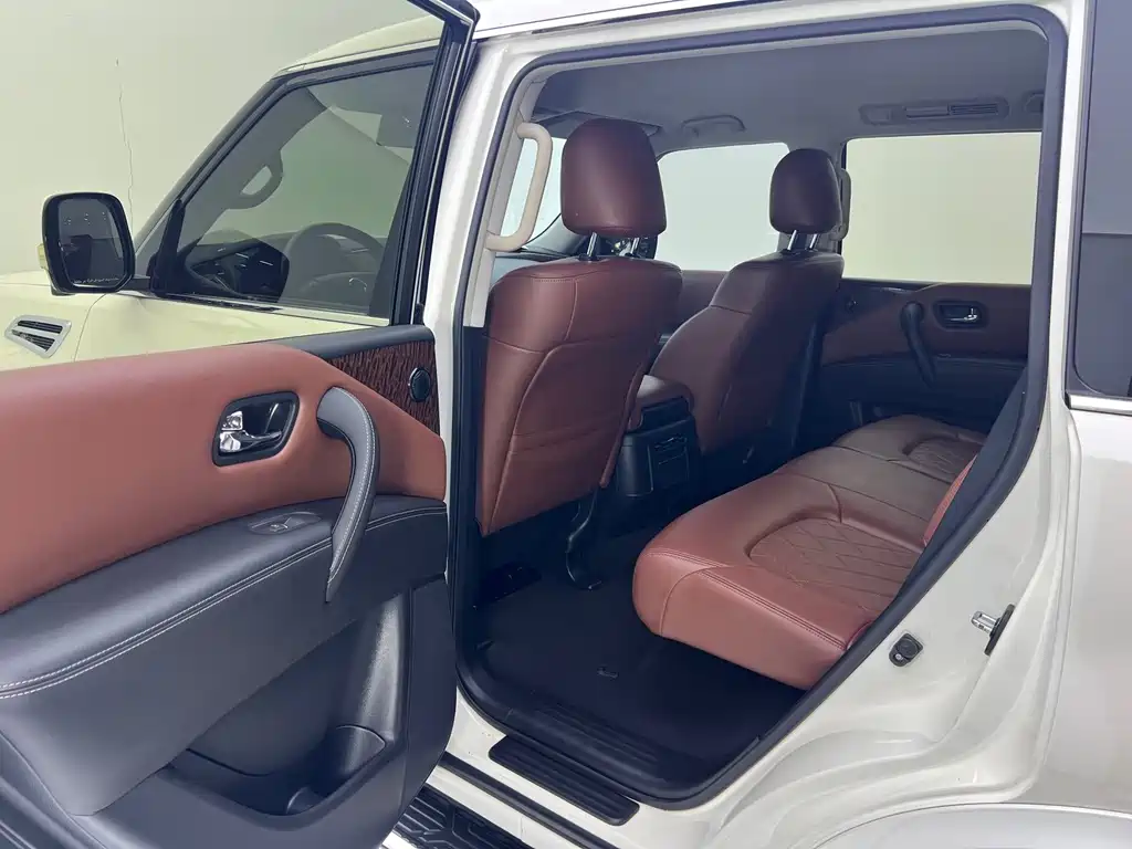 Nissan Patrol — миниатюра 36