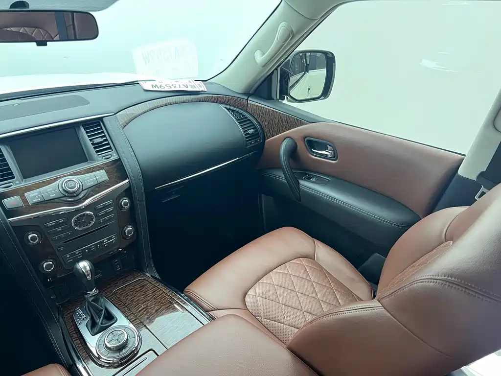 Nissan Patrol — миниатюра 24