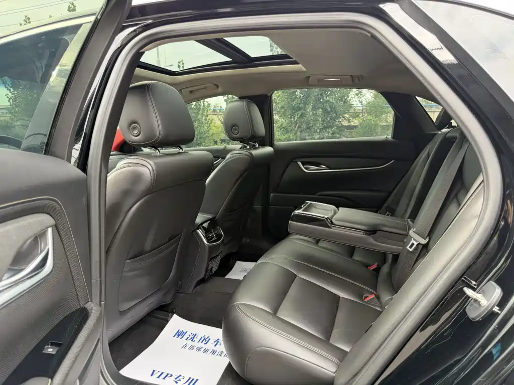 Cadillac XTS — миниатюра 5