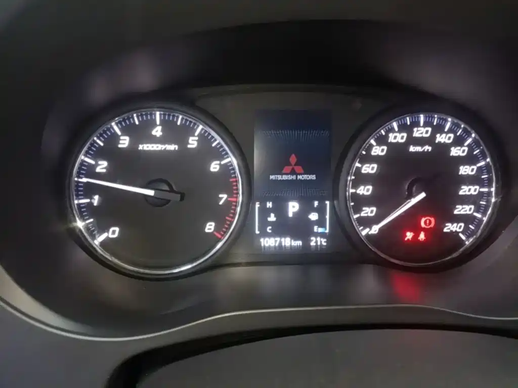 Mitsubishi Outlander — миниатюра 12
