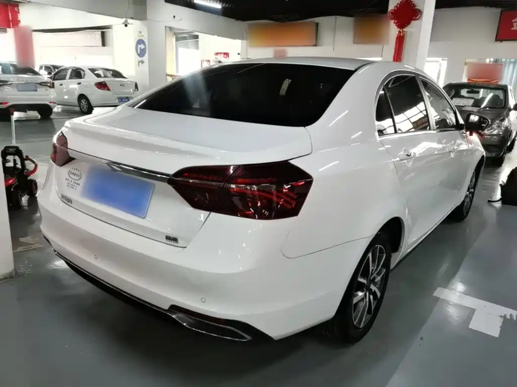 Geely Emgrand — миниатюра 7