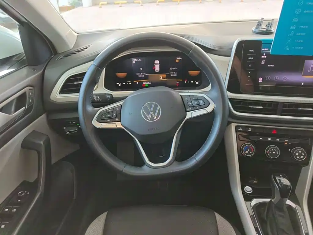Volkswagen T-Roc — миниатюра 11