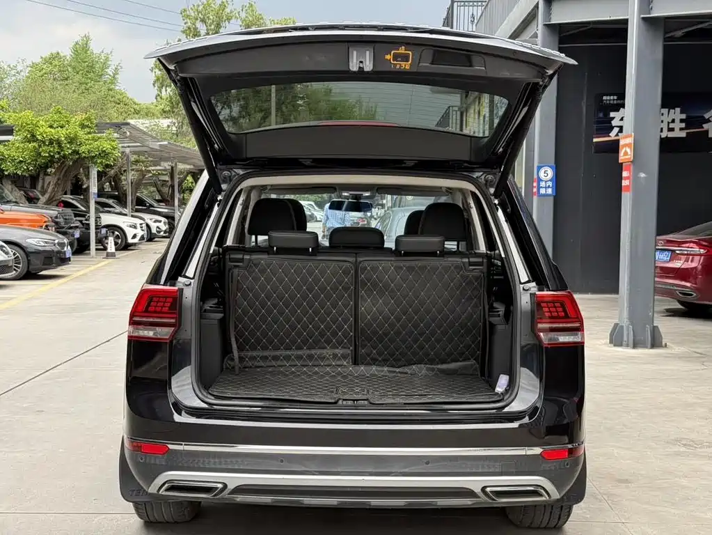 Volkswagen Teramont — миниатюра 5