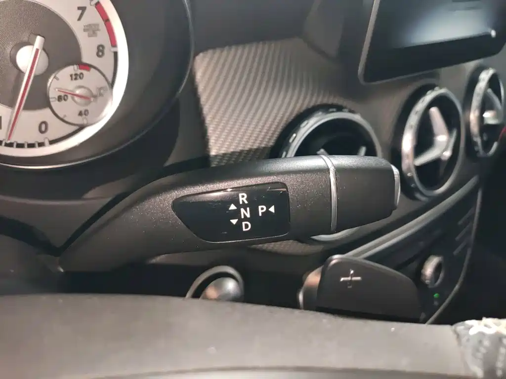 Mercedes-Benz GLA — миниатюра 6