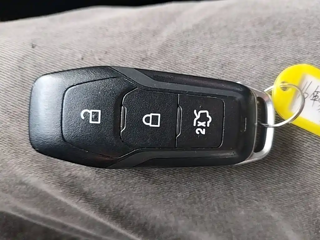 Ford Mondeo — миниатюра 9