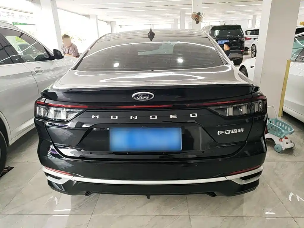 Ford Mondeo — миниатюра 6