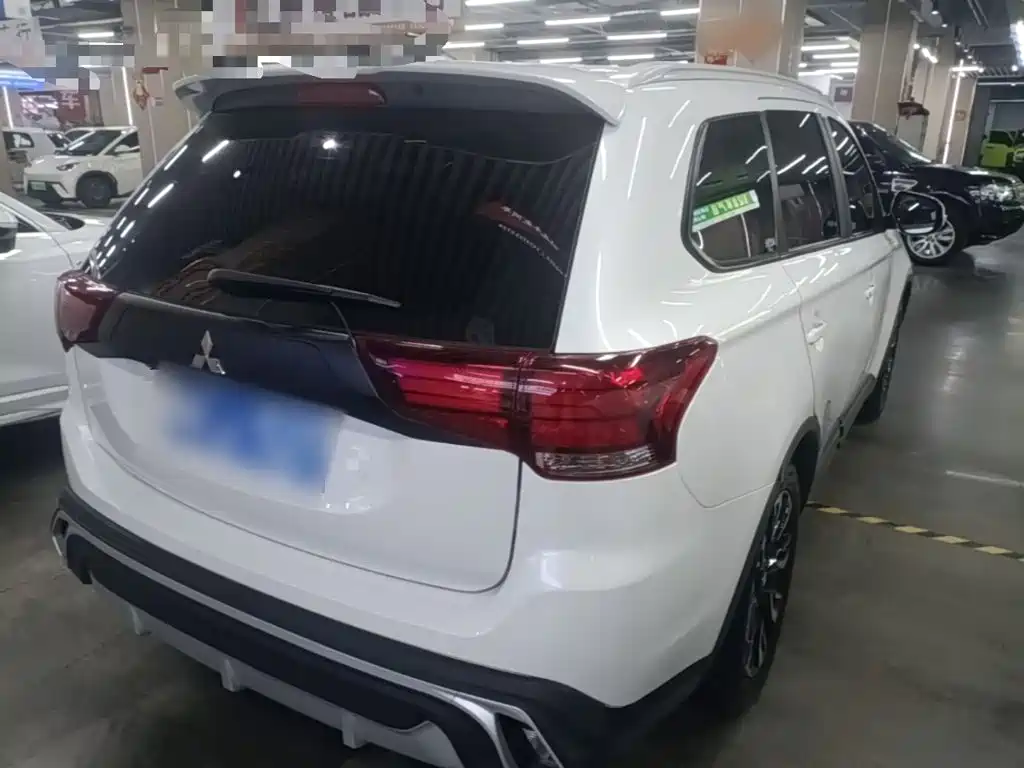 Mitsubishi Outlander — миниатюра 7