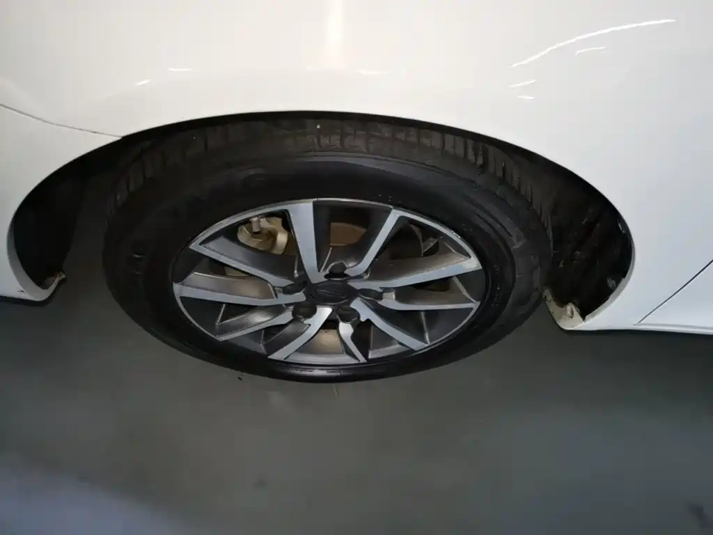 Geely Emgrand — миниатюра 23