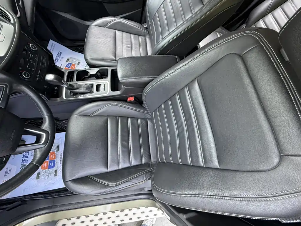 Ford Kuga — миниатюра 18