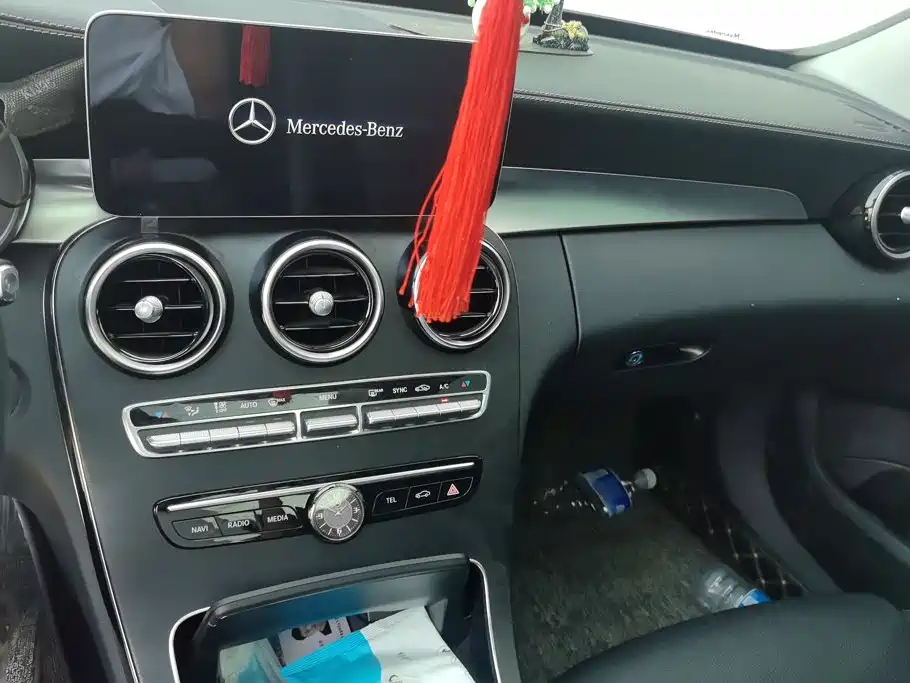 Mercedes-Benz C-Class — миниатюра 13