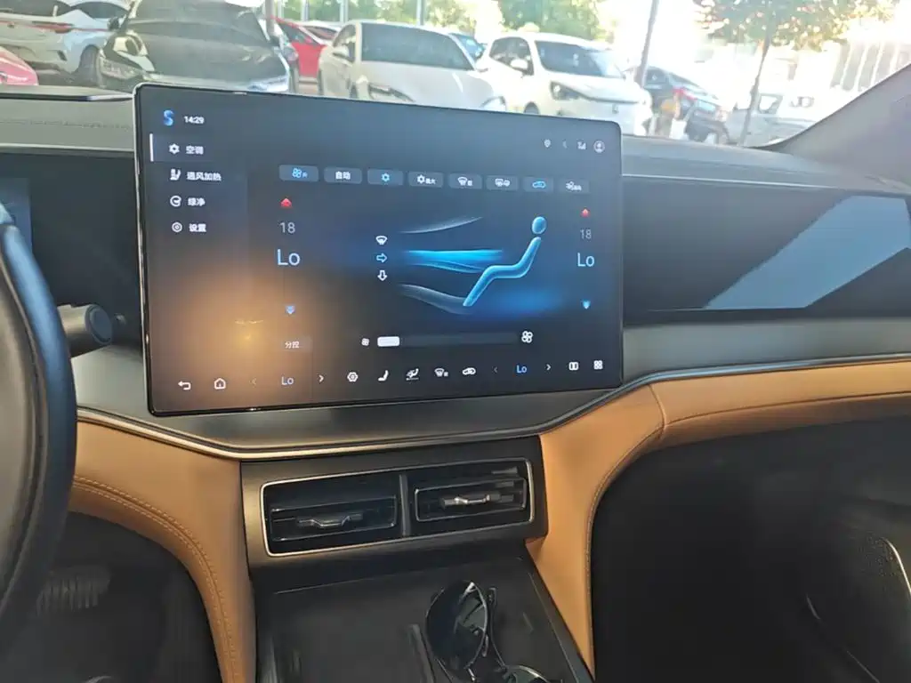 BYD L DM-i — миниатюра 13