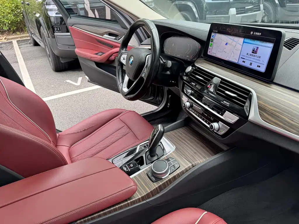 BMW 5 Series — миниатюра 14