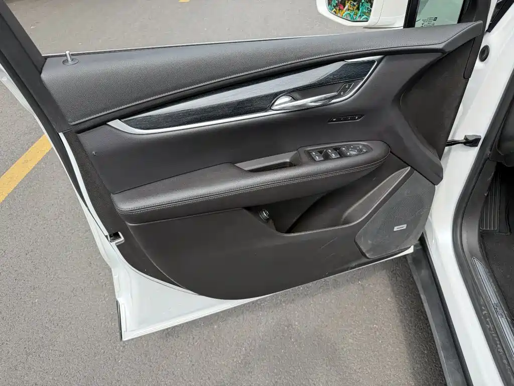Cadillac XT5 — миниатюра 6