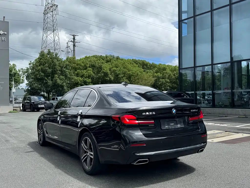 BMW 5 Series — миниатюра 18