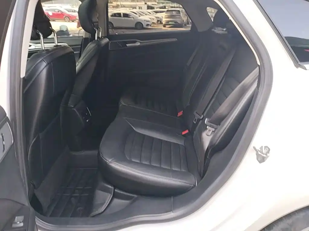 Ford Mondeo — миниатюра 17