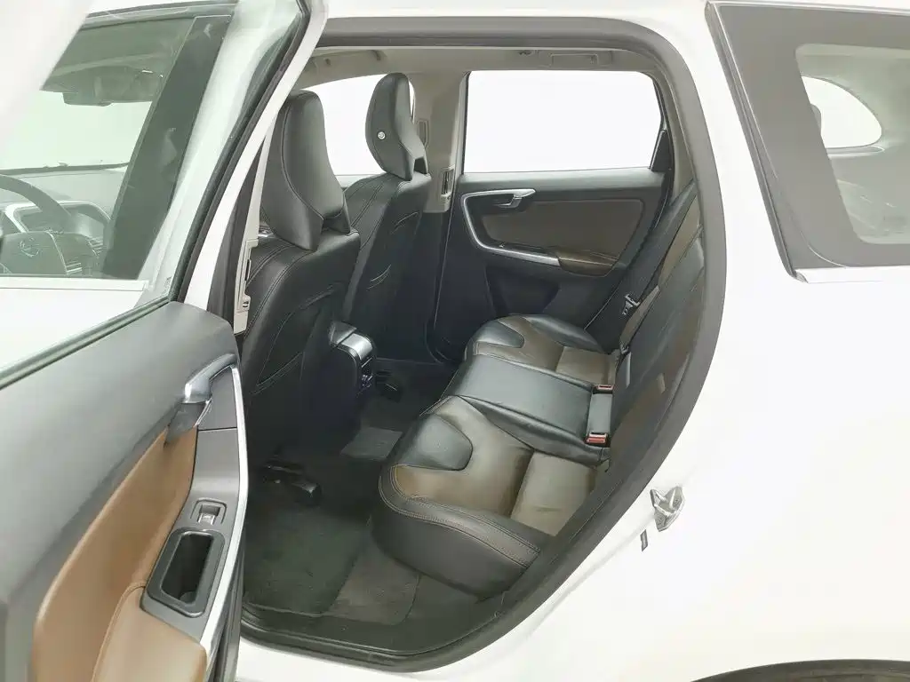 Volvo XC60 — миниатюра 15