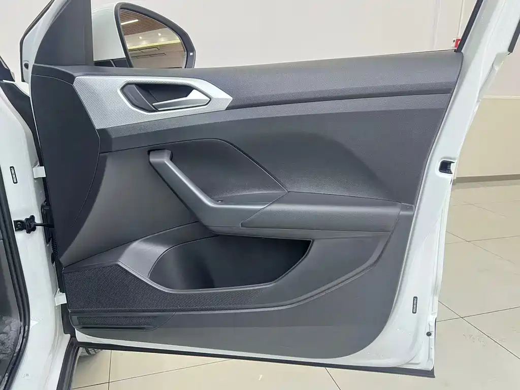 VOLKSWAGEN EXPLORING THE SHADOW