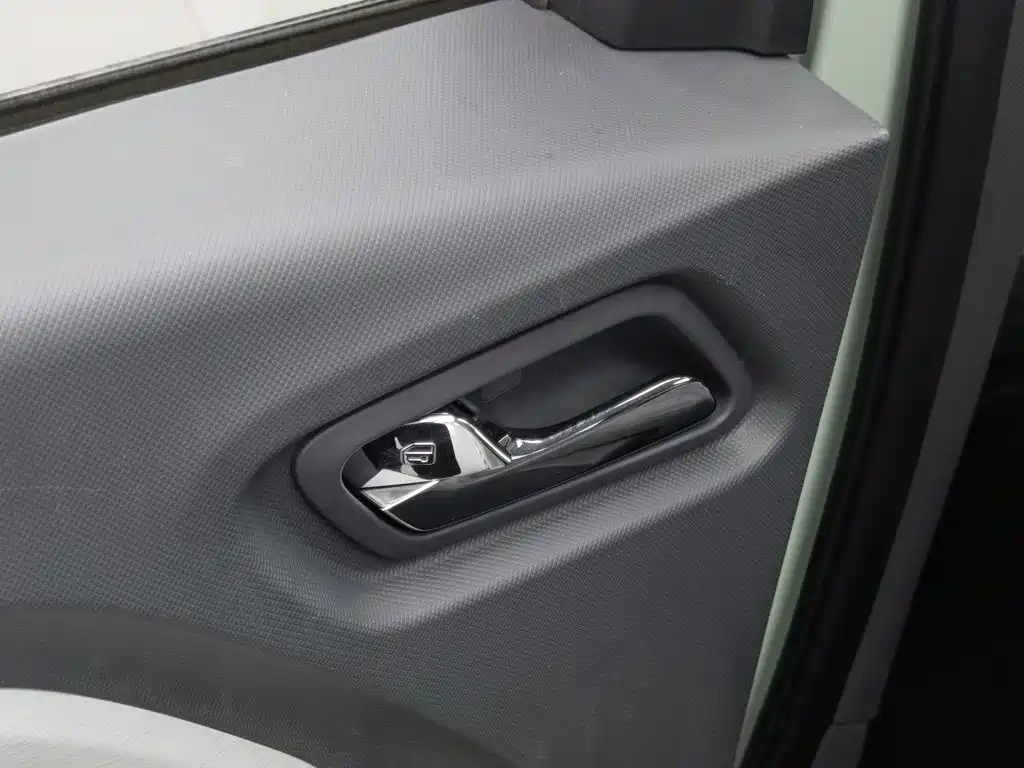 Wuling MINIEV — миниатюра 9