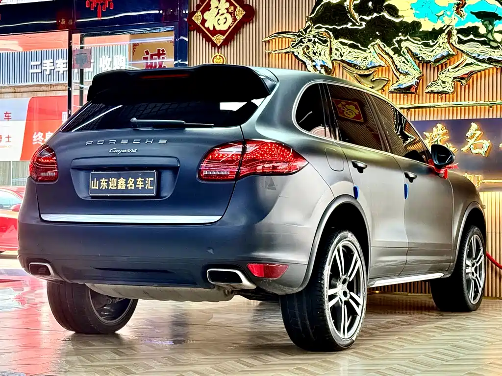 Porsche Cayenne — миниатюра 18